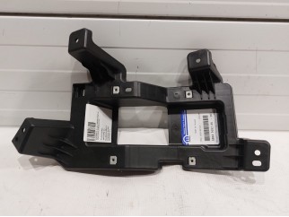Bracket (right)
